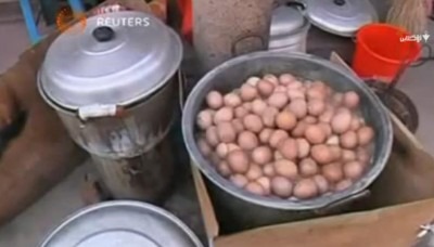 صينيون يستمتعون بأكل البيض "المسلوق" في بول الأطفال 9998415099