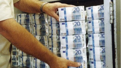 المتهمون باعوا 15 مليار ..(15,336,696,75) يورو في السوق الأسود .. في قضية الاقطان bc1fab401b7a335d48abb301d95b88e2 w400 h0