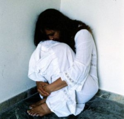 أب "فلسطيني " وابنه يتناوبان على اغتصاب فتاة " سعودية " 9998420925