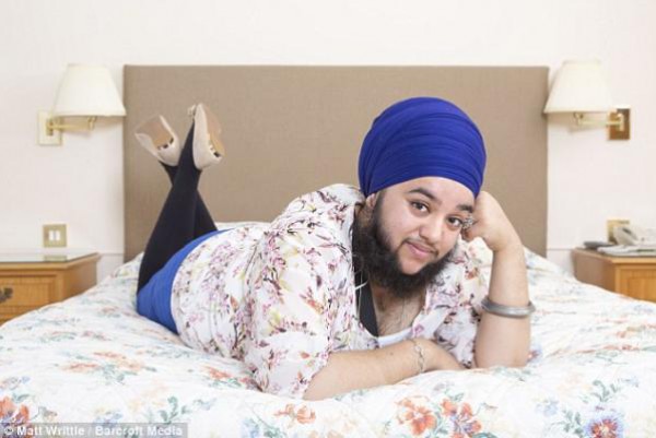 امرأة ملتحية: أشعر بأنوثة أكبر!....صور 3910098443