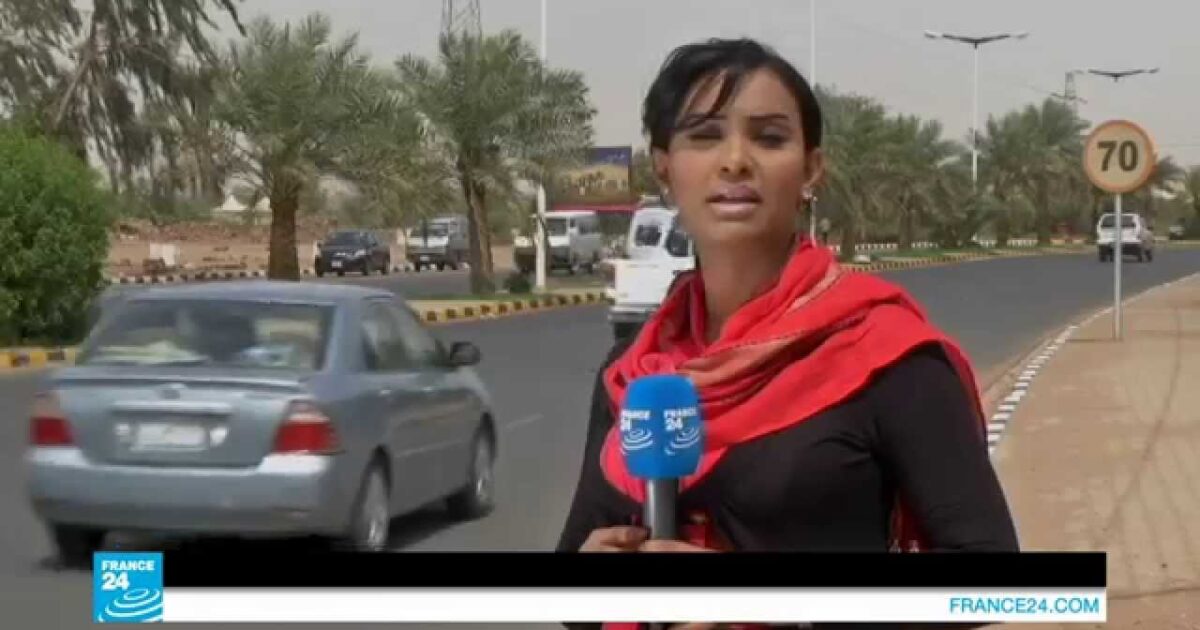 أن تأتي الفتاة إلى منزل ذويها في سيارة خاصة أمر غير مقبول لدى الكثيرين ولكن مع ابتكارات سيارات الأجرة الحديثة تغيرت النظرة 12075