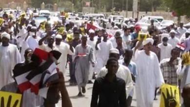 عاجل: بالصور .. الأخوان المسلمون بالسودان يخرجون في مظاهرات ضخمة تنديداً بحكم الاعدام علي الرئيس المصري السابق محمد مرسي 2015055522062721