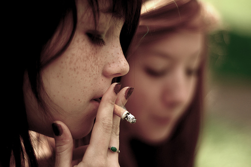 كيف تكتشف تدخين المراهق أو تعاطيه المخدر Secondhand Smoke Linked to Hearing Loss in Teens