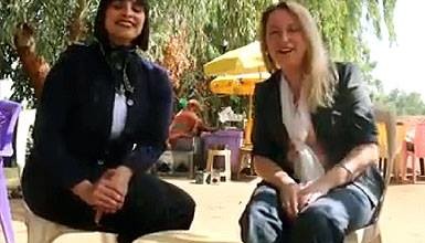مسؤولتان بالسفارة الأميركية تبديان تعاطفا مع بائعات الشاي بالسودان fgrt