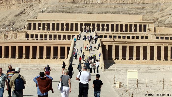 تفجير انتحاري قرب معبد الكرنك بجنوب مصر 017984772 30300