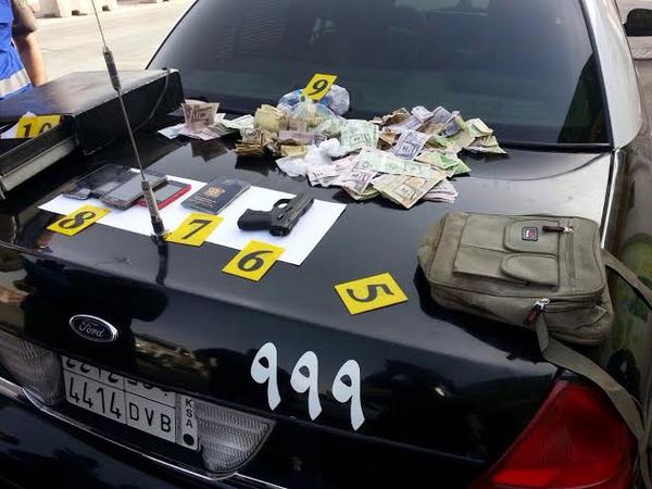 بعد مطاردة وصدْم بالرياض.. سقوط لص السطو المسلح وفرار رفيقه 424716