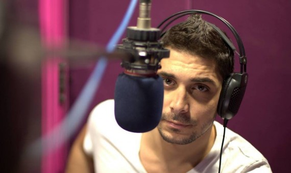 لقب "مذيع العرب" لخليل جمال وعقد لخمس سنوات مع قناة أبوظبي large 1135894086914179880