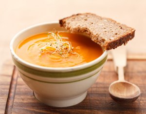 علماء بريطانيون يطورون نوعا جديدا من الشوربة يكافح الجوع str ly.com 1374287468 250