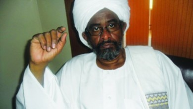 بعد تراجي مصطفى ..يوسف الكودة ينهي معارضته للنظام الحاكم ويقبل دعوة الوطني الكودة
