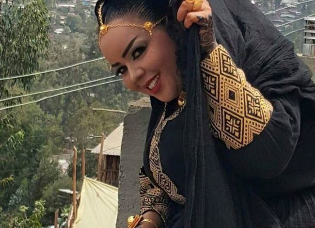 " استبدال "الفنانة إنصاف مدني بـ " ندى القلعة " في حفل الحديقة النباتية وسط دهشة الحضور ندى1