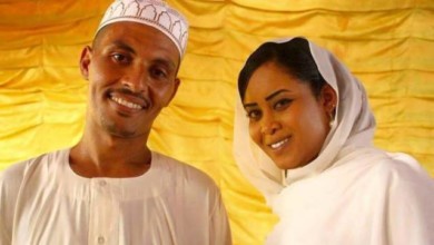 شاهد بالصور.. زوجان سودانيان يفاجأن الجميع بعقد قرانهما بمهر قيمته ( واحد جنيه فقط ) .. وشروط العقد تعطي الزوجة العصمة وتمنع الزوج من التعدد 11742835 741062456004846 5859370721050500121 n
