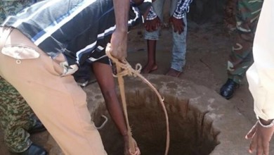 بالصور .. في أغرب ظاهرة طبيعية إضاءة مياه بئر جوفية بالسودان !! 11778203 10204691026131586 1793548445 n