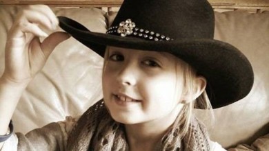 1120152419495342الطفلة كريسى ووالدها 1