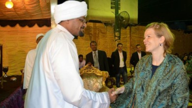 بالصور والفيديو ...الشيخ المثير للجدل " شيخ الجكس" يحتفل بعيد ميلاده بحضور قادة الكنيسة و سفراء الدول الغربية 12193454 707953015972685 9040550190093032511 n