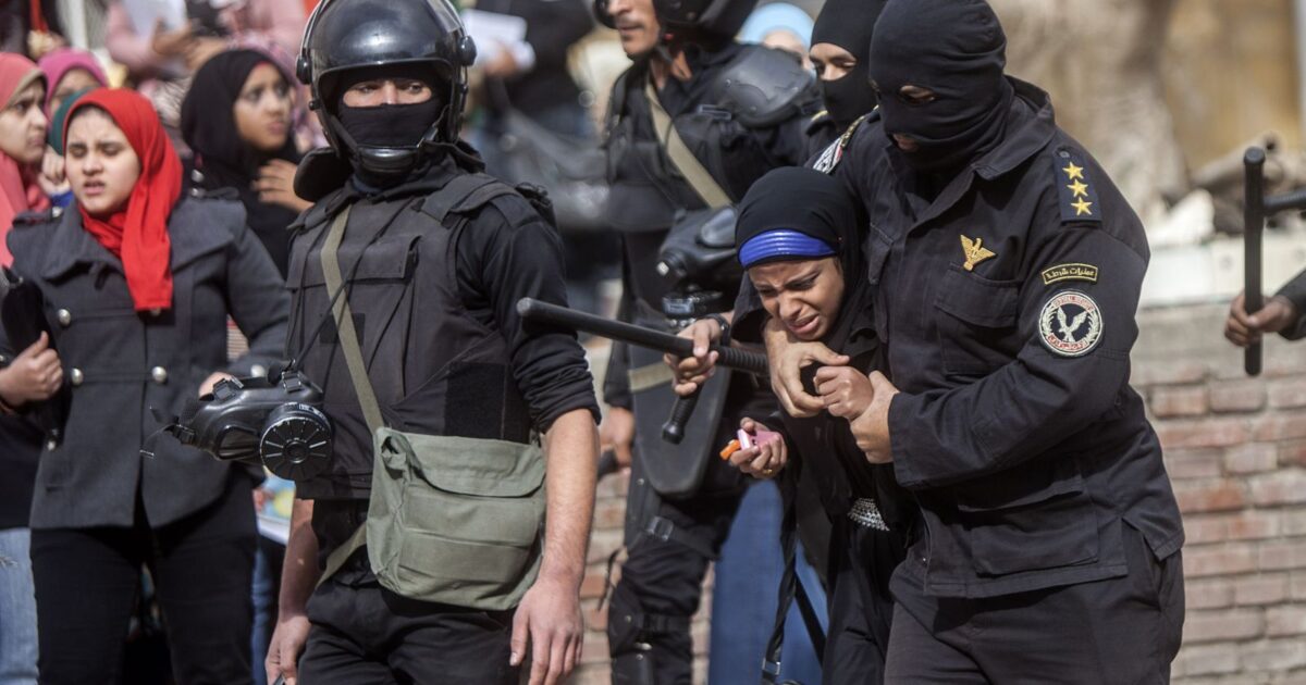 المحكمة الدستورية بمصر تسقط حق وزارة الداخلية في منع المظاهرات 14db2e67af2d0b9a8b125fdee002b4a1