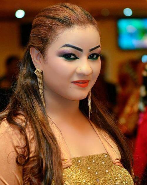 أفراح عصام بعد انفصالها من زوجها الثاني تغير حالتها على (فيسبوك) إلى “علاقة مفتوحة” أفراح عصام