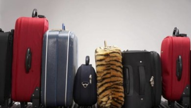 حقائب أمتعة سفر مطار