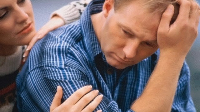 دراسة: ربع الرجال يعانون من أعراض "الدورة الشهرية"! متالم