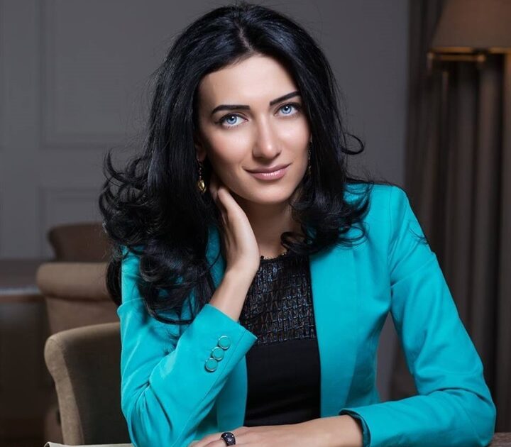 بالفيديو والصور.. أصغر وأجمل وزيرة في العالم وزيرة العدل الجديدة في أرمينيا 2