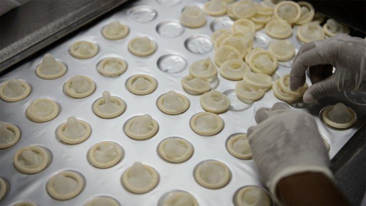 البابا فرنسيس يقر بارتباك الكنيسة حول الواقيات الذكرية الواقيات الذكرية