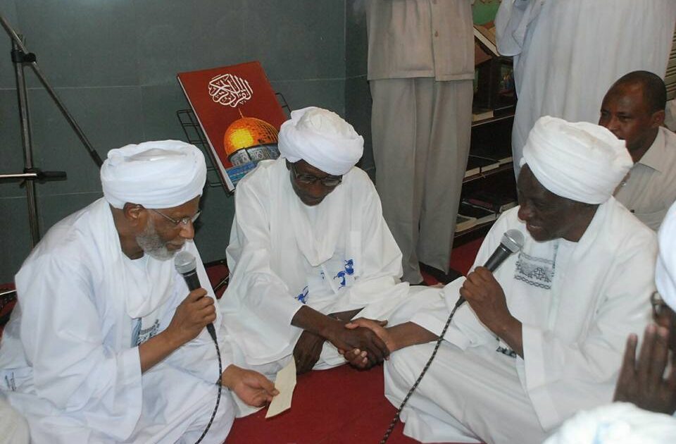 التحقيق مع علي عثمان بتهمة خيانة الأمانة 12311297 10205312043136623 4348376380781650453 n
