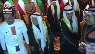 بالفيديو.. أمير الكويت يطلب مصافحة أبوتريكة لرفضه تقاضي أي مبلغ للعب مباراة نجوم العالم 28054