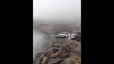بالفيديو .. زوار جبل جيس يستمتعون بملامسة الغيوم في رأس الخيمة 28862