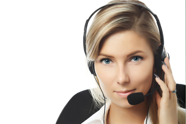 موظفة بشركة اتصالات تتعرى أمام زملائها ca