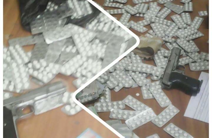 بالصور ...القبض على (3) من الشرطة يروجون للمخدرات وحبوب الخرشة بالخرطوم mokhdrat