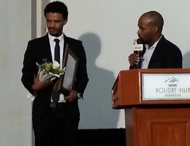 عاجل : اختيار المطرب حسين الصادق سفيراً للنوايا الحسنة بالسودان حسين الصادق سفيراً للنوايا الحسنة بالسودان