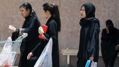 سجن طبيبة خليجية عذّبت خادمتها وفقأت عينها خادمة