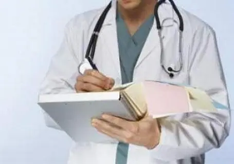 قافلة طبية من أطباء السودان بقطر تصل بورتسودان لإجراء 250 عملية مجانية طبيب