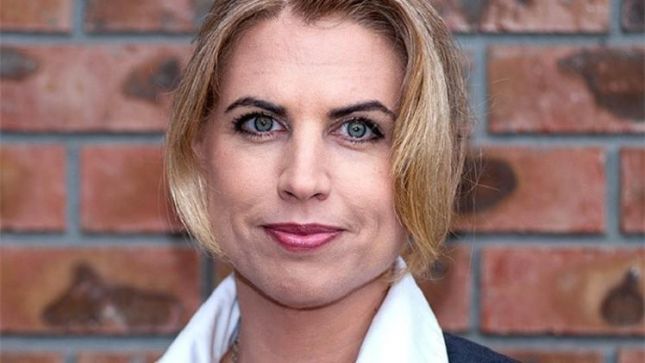 وداعا للشيخوخة...أول امرأة معدلة جينياً في العالم والهدف الشباب الدائم تعديل جيني