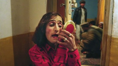 إستغلال الشباب جنسيا لإشباع رغبات قيادات افغانية .. الماكياج والزينة للشباب لممارسة المتعة الجنسية المحرمة الاستغلال الجنسي 2