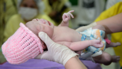 الحصول علي طفل للمثليين