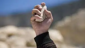 القتل رجما بالحجارة