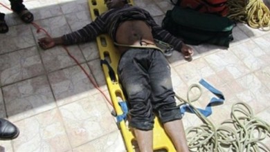 شاب يقفز من الطابق الثالث هربًا من أسرة طفل هتك عرضه شاب يقفز من الطابق الثالث هربًا من أسرة طفل هتك عرضه