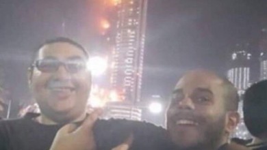 القبض على شابين مصريين في الإمارات التقطا «سيلفي»: غرامة تصل إلى مليون درهم شابين مصريين غرامة تصل إلى مليون درهم