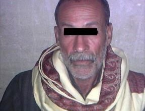 رجل يبيع صورا وفيديوهات فاضحة لزوجته متهم 2