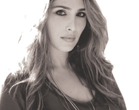 مغنية إسرائلية تغني اغنية من التراث الكردفاني ( القمر بضوي) مغنية اسرائيليه