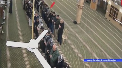شاهد بالفيديو.. لحظة وفاة رجل أثناء صلاته بالمسجد 33000