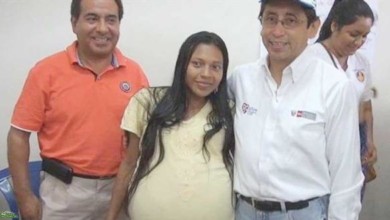 استئصال ورم وزنه 16 كغم من بطن شابة استئصال ورم وزنه 16 كغم من بطن شابة