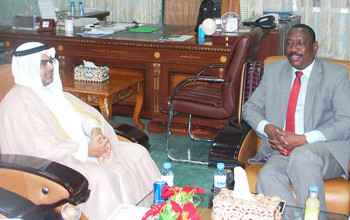 الكويت ترغب في التعاقد مع أطباء سودانيين بمختلف التخصصات السفير الكويتي