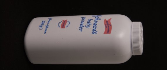 حكم تاريخي ضد جونسون آند جونسون بعد وفاة امرأة بسبب بودرة الأطفال بودرة جونسون