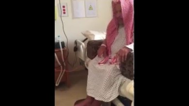 بالفيديو .. رئيس الحرس الوطني يمازح مسن تزوج 41 مرة 33617