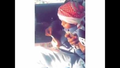 بالفيديو.. طفل يجهز سيجارة مخدرات يثير غضب رواد مواقع التواصل الاجتماعي 33738