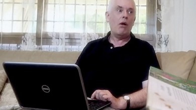 أستاذ جامعي مرموق يعمل في أوقات فراغه ممثل أفلام إباحية استاذ جامعي