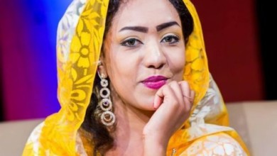 المذيعة نعمة عثمان النيل الازرق