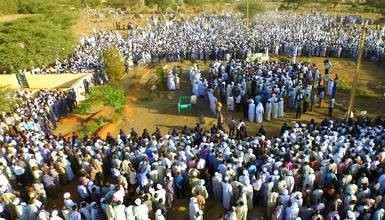 الآلاف يشيعون الترابي الى مثواه الأخير والسنوسي يخلفه على زعامة (الشعبي) تشييع الترابي