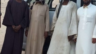 العثور على سودانيين ضلوا طريقهم في صحراء الصمان سودانيين بصحراء الصمان